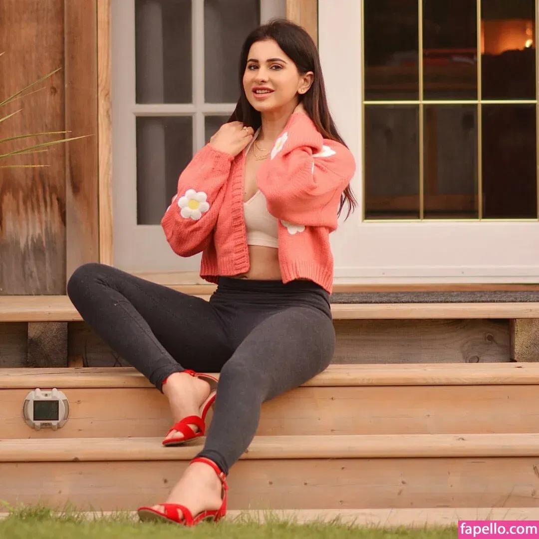 Meetii Kalher Onlyfans Photo Gallery 