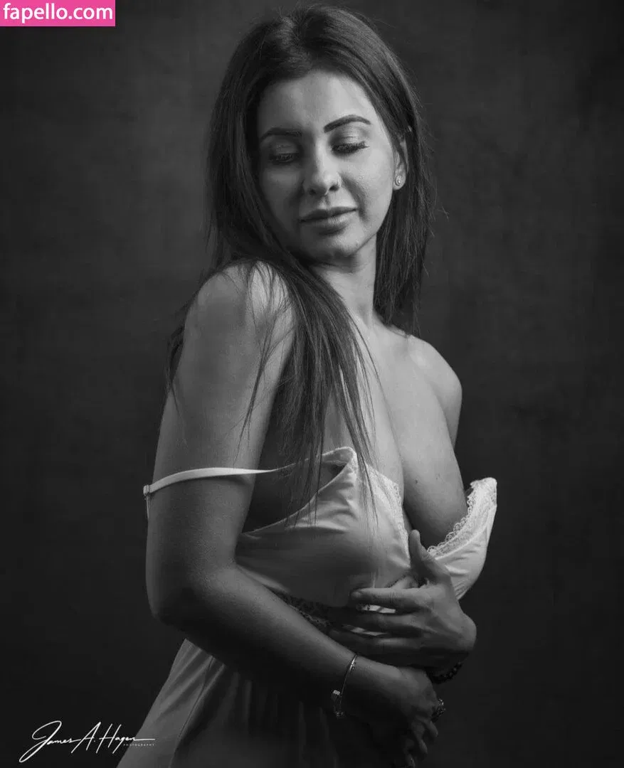 Meetii Kalher Onlyfans Photo Gallery 