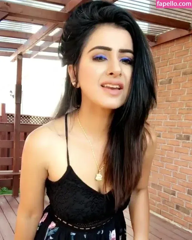 Meetii Kalher Onlyfans Photo Gallery 