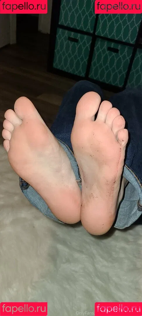 ieatmypancakeswithaspoon / smelliefeetsweetie Onlyfans Photo Gallery 
