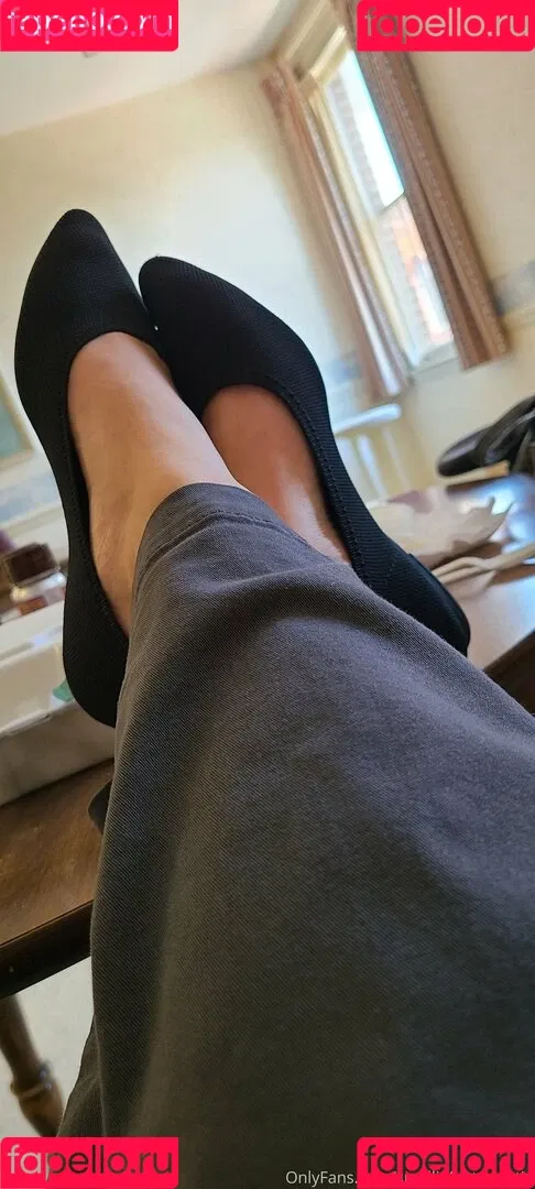 ieatmypancakeswithaspoon / smelliefeetsweetie Onlyfans Photo Gallery 