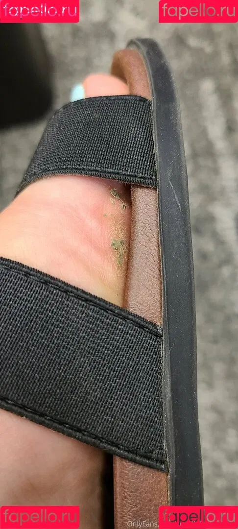 ieatmypancakeswithaspoon / smelliefeetsweetie Onlyfans Photo Gallery 