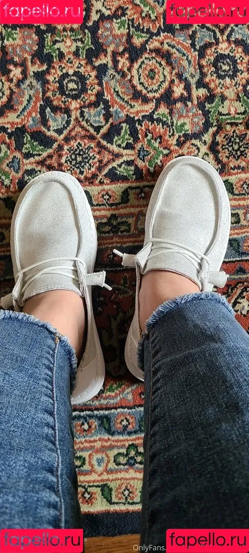 ieatmypancakeswithaspoon / smelliefeetsweetie Onlyfans Photo Gallery 