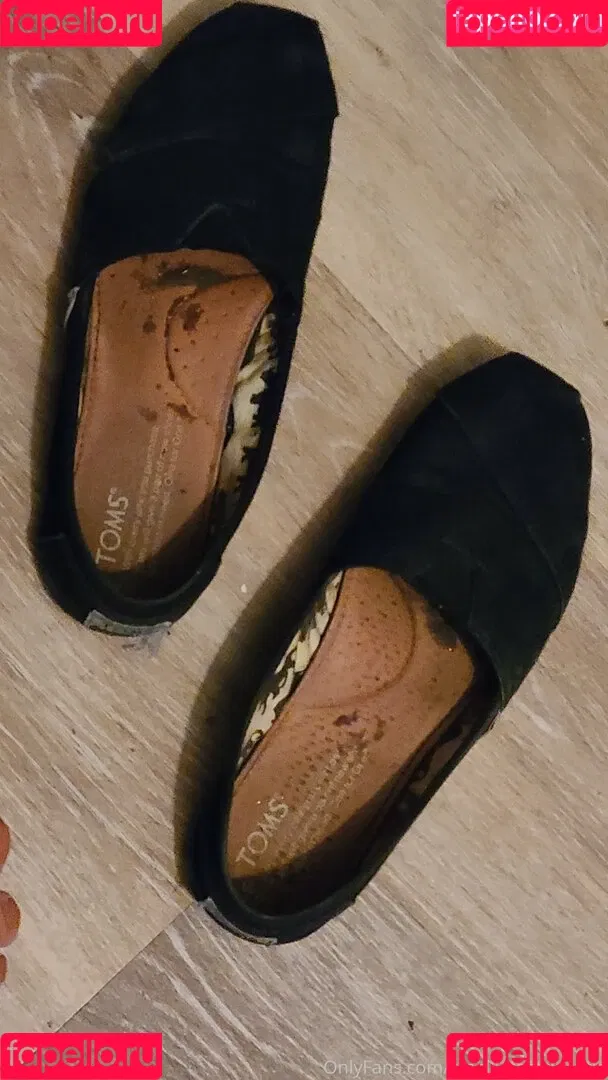 ieatmypancakeswithaspoon / smelliefeetsweetie Onlyfans Photo Gallery 