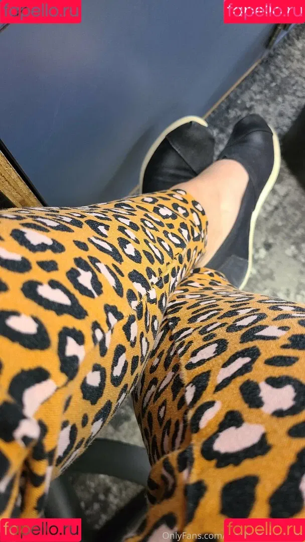 ieatmypancakeswithaspoon / smelliefeetsweetie Onlyfans Photo Gallery 