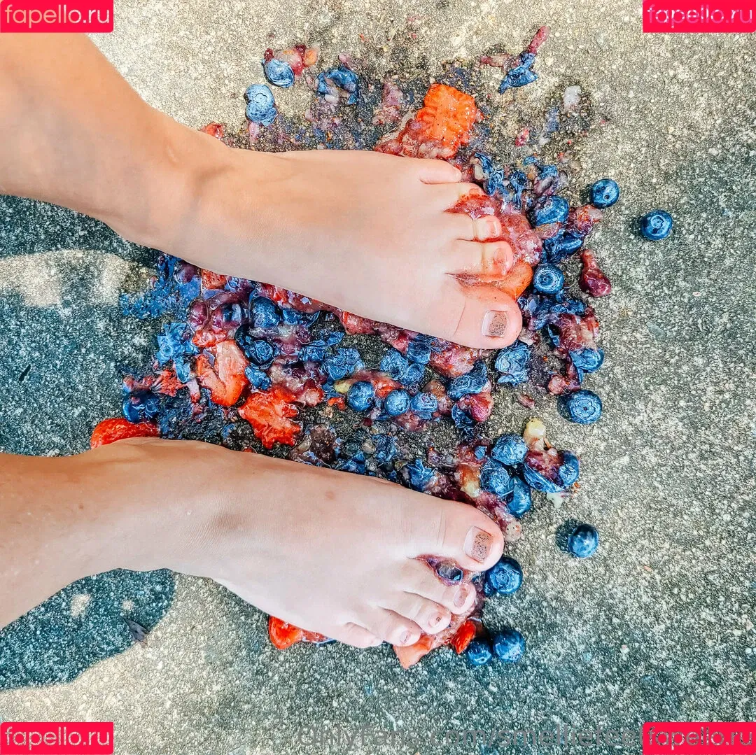 ieatmypancakeswithaspoon / smelliefeetsweetie Onlyfans Photo Gallery 