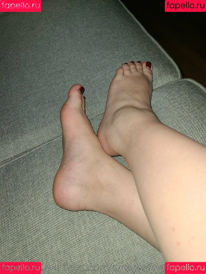 ieatmypancakeswithaspoon / smelliefeetsweetie Onlyfans Photo Gallery 