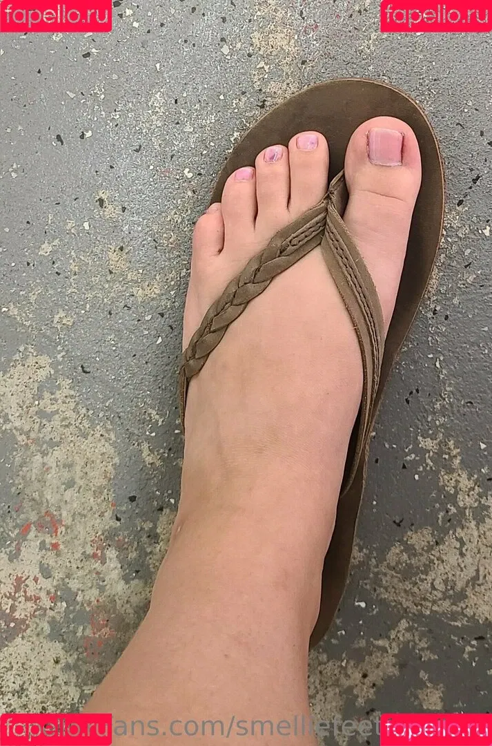 ieatmypancakeswithaspoon / smelliefeetsweetie Onlyfans Photo Gallery 