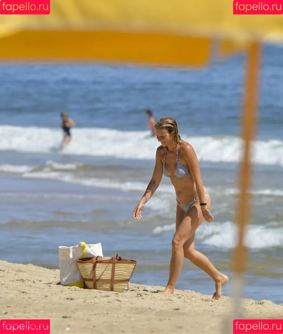 Gwyneth Paltrow / GwynethPaltrow Onlyfans Photo Gallery 