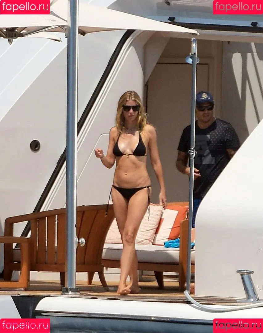 Gwyneth Paltrow / GwynethPaltrow Onlyfans Photo Gallery 
