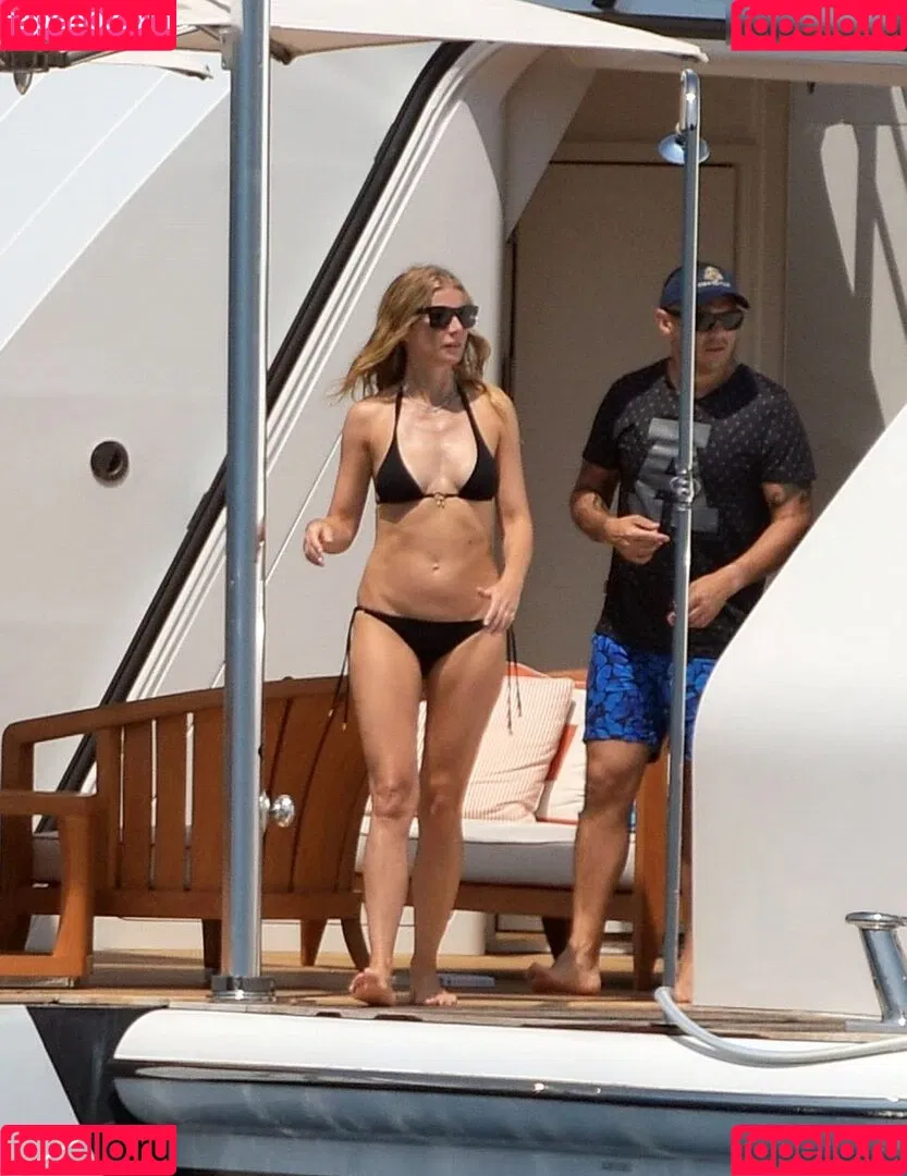 Gwyneth Paltrow / GwynethPaltrow Onlyfans Photo Gallery 