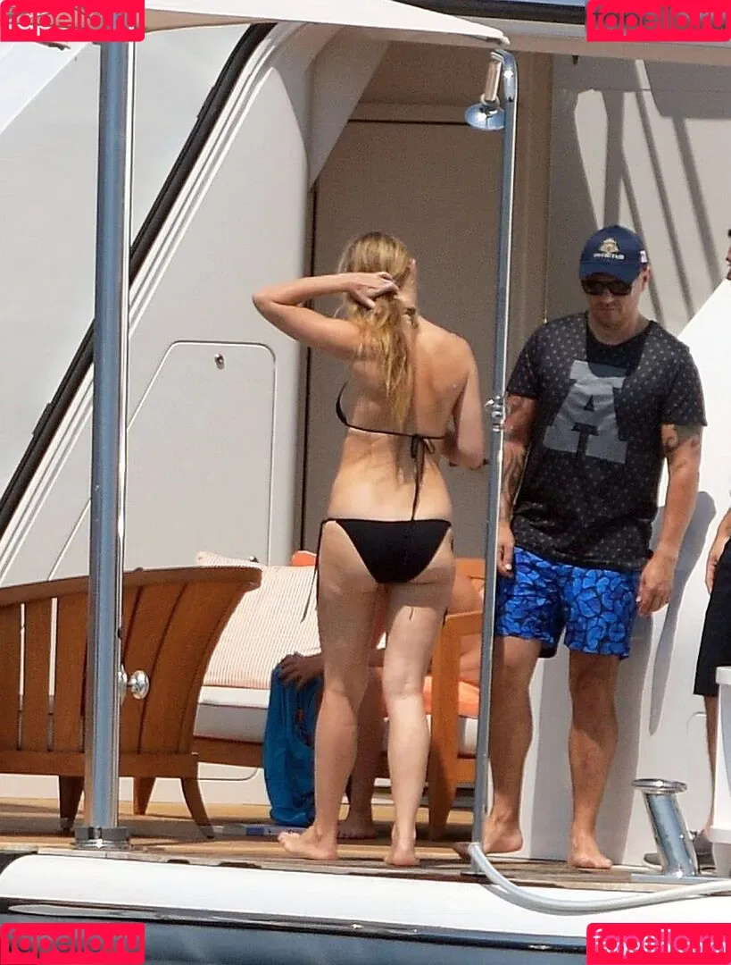 Gwyneth Paltrow / GwynethPaltrow Onlyfans Photo Gallery 