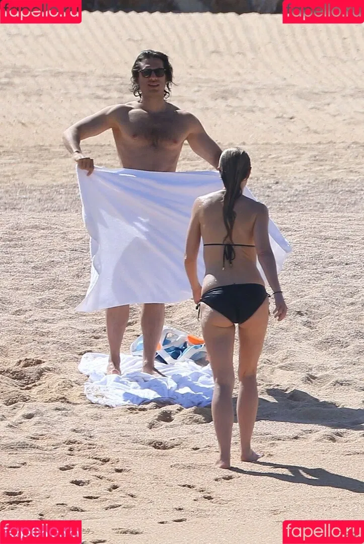Gwyneth Paltrow / GwynethPaltrow Onlyfans Photo Gallery 