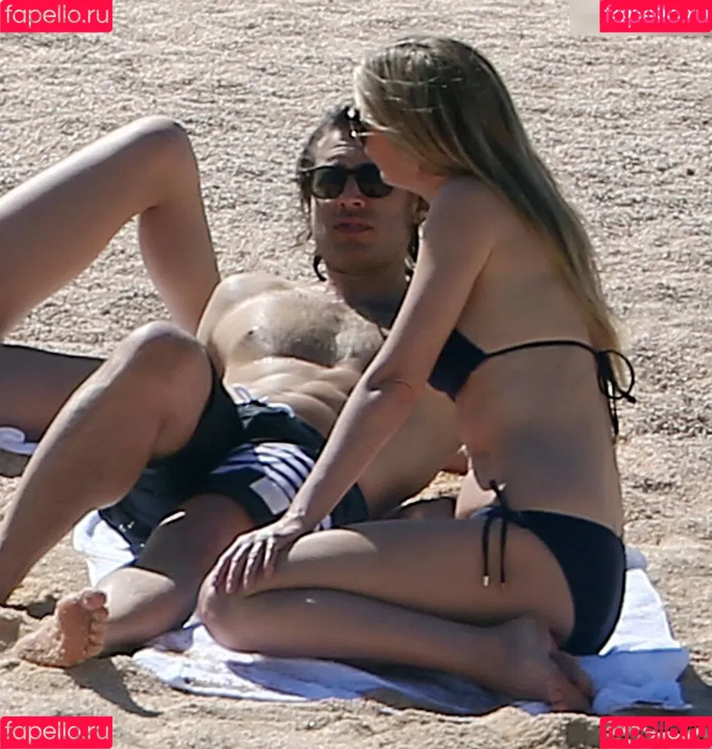 Gwyneth Paltrow / GwynethPaltrow Onlyfans Photo Gallery 
