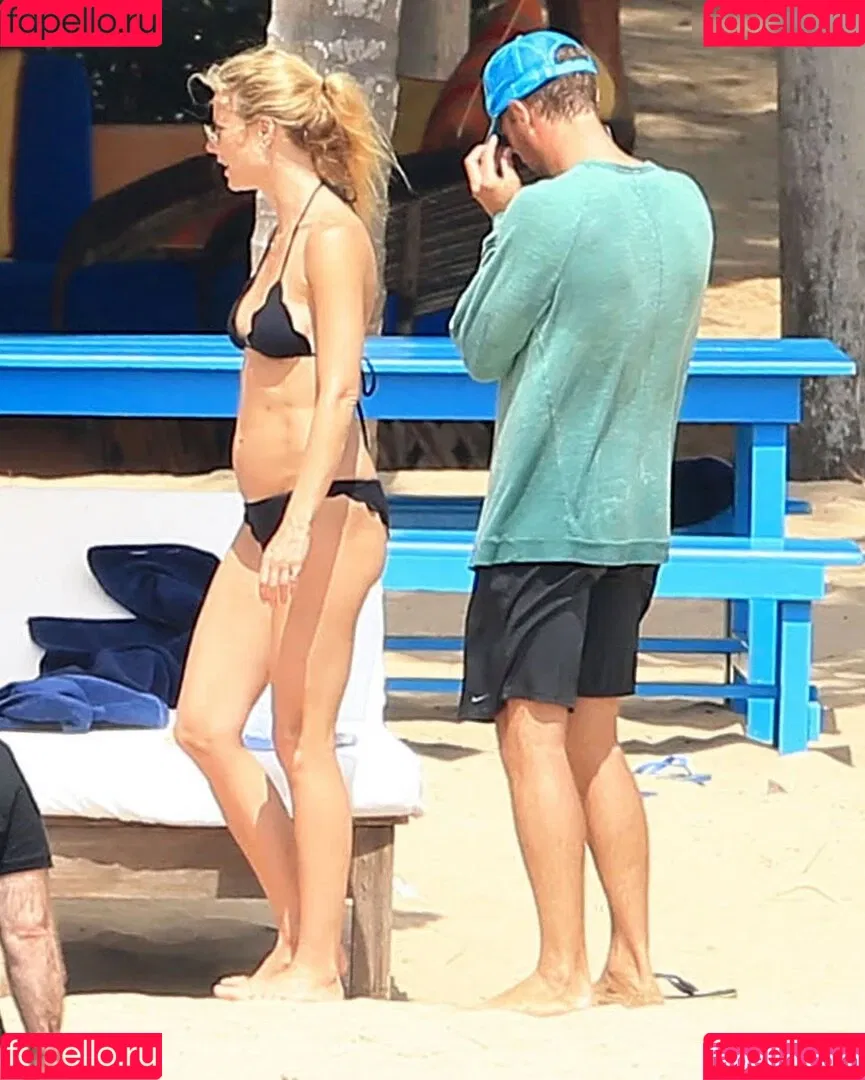 Gwyneth Paltrow / GwynethPaltrow Onlyfans Photo Gallery 