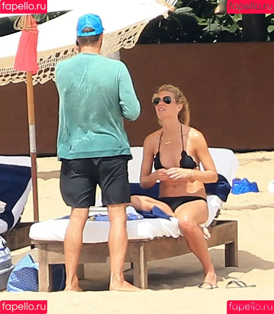 Gwyneth Paltrow / GwynethPaltrow Onlyfans Photo Gallery 