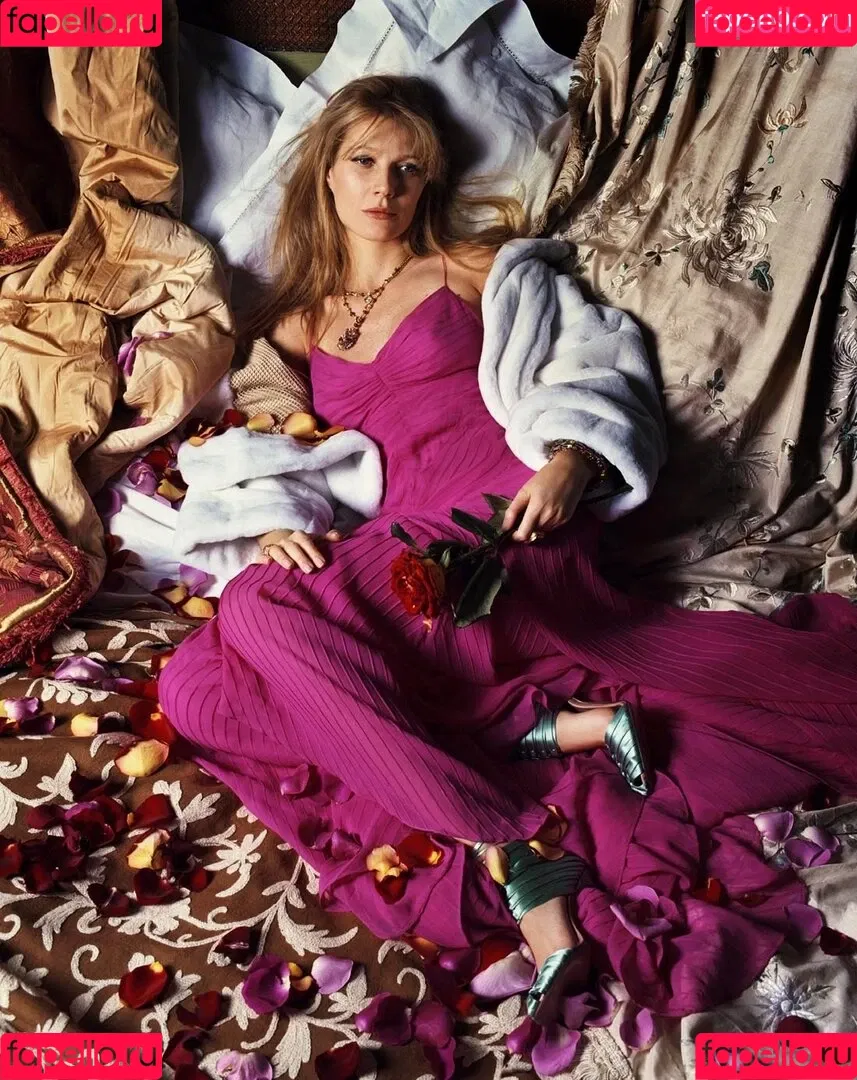 Gwyneth Paltrow / GwynethPaltrow Onlyfans Photo Gallery 