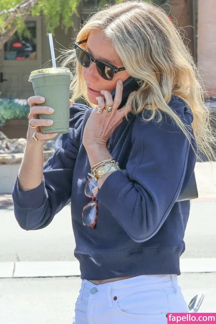 Gwyneth Paltrow / GwynethPaltrow Onlyfans Photo Gallery 