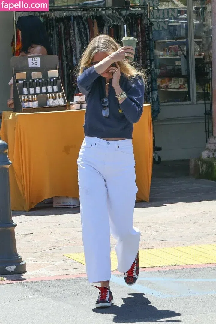 Gwyneth Paltrow / GwynethPaltrow Onlyfans Photo Gallery 