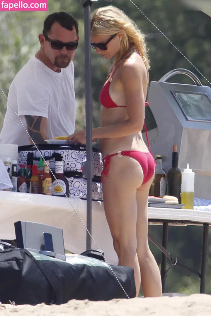 Gwyneth Paltrow / GwynethPaltrow Onlyfans Photo Gallery 