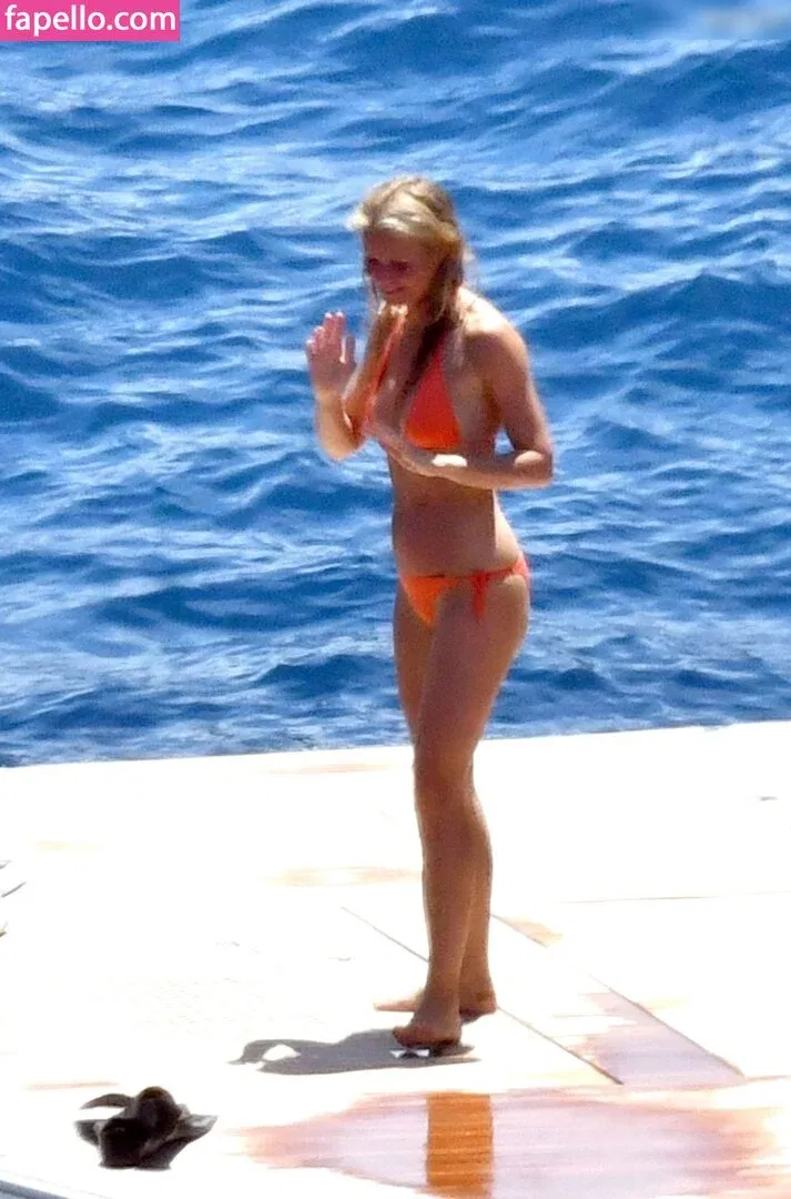 Gwyneth Paltrow / GwynethPaltrow Onlyfans Photo Gallery 