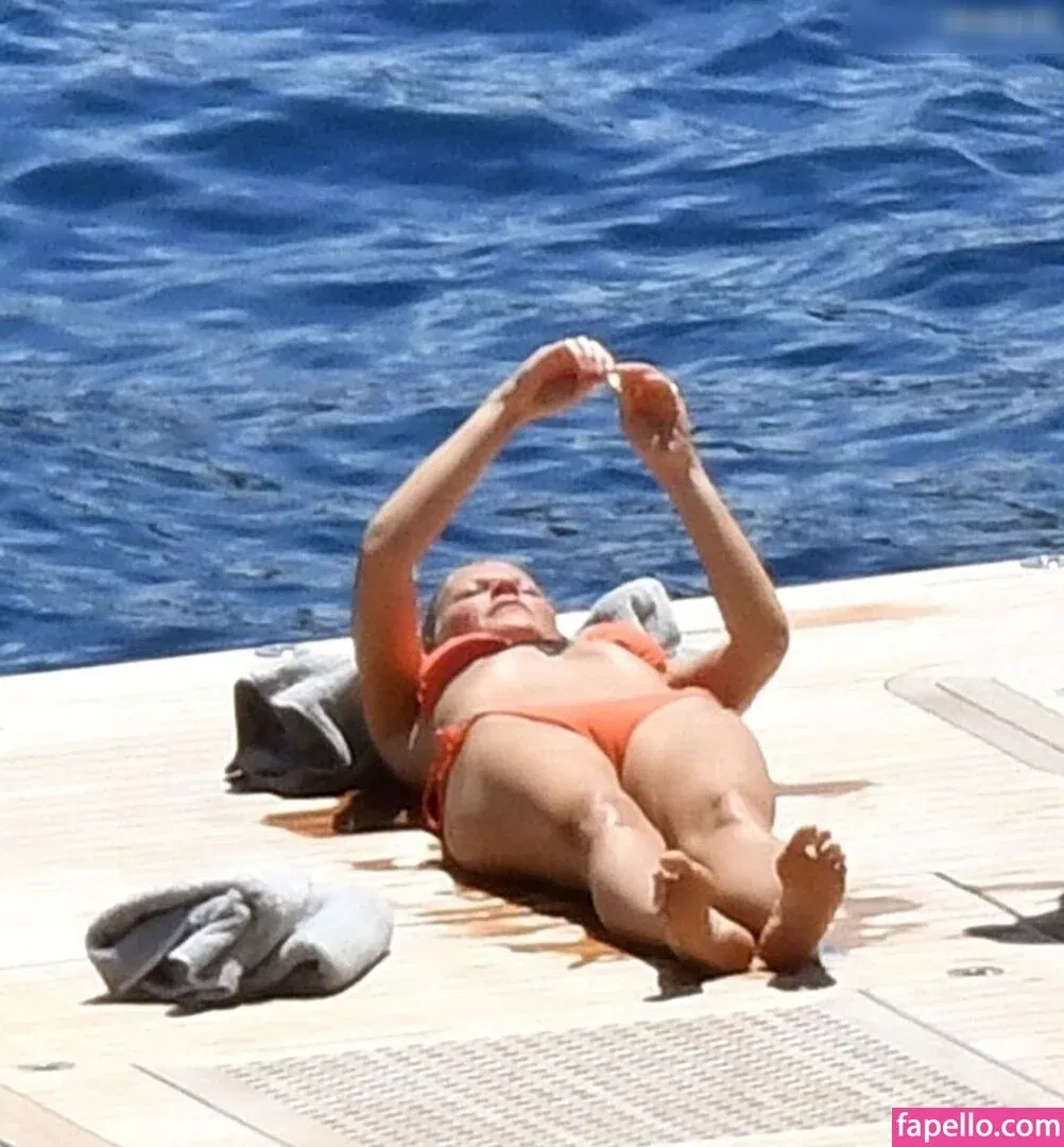 Gwyneth Paltrow / GwynethPaltrow Onlyfans Photo Gallery 