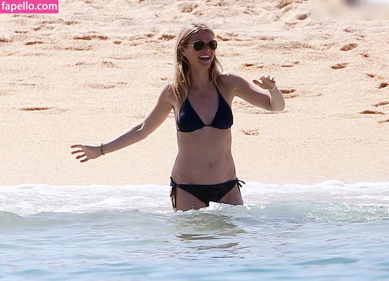 Gwyneth Paltrow / GwynethPaltrow Onlyfans Photo Gallery 