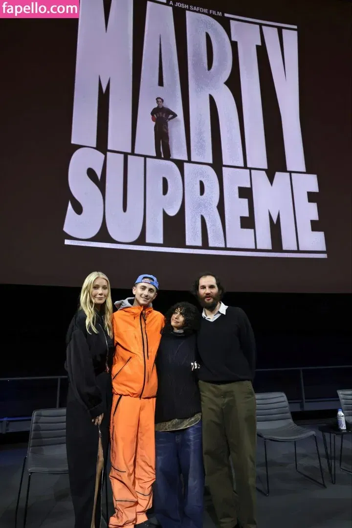 Gwyneth Paltrow / GwynethPaltrow Onlyfans Photo Gallery 