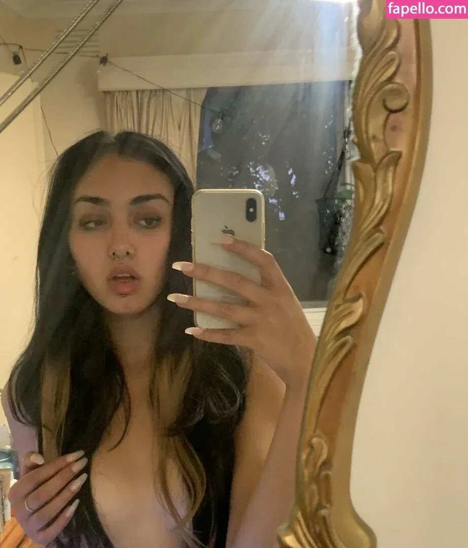 Akasha Collins / Arivalilith Onlyfans Photo Gallery 