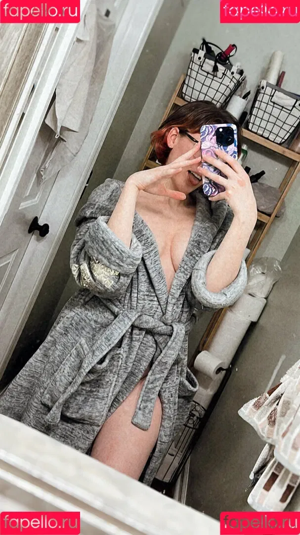 faeliafire / justfaelia Onlyfans Photo Gallery 