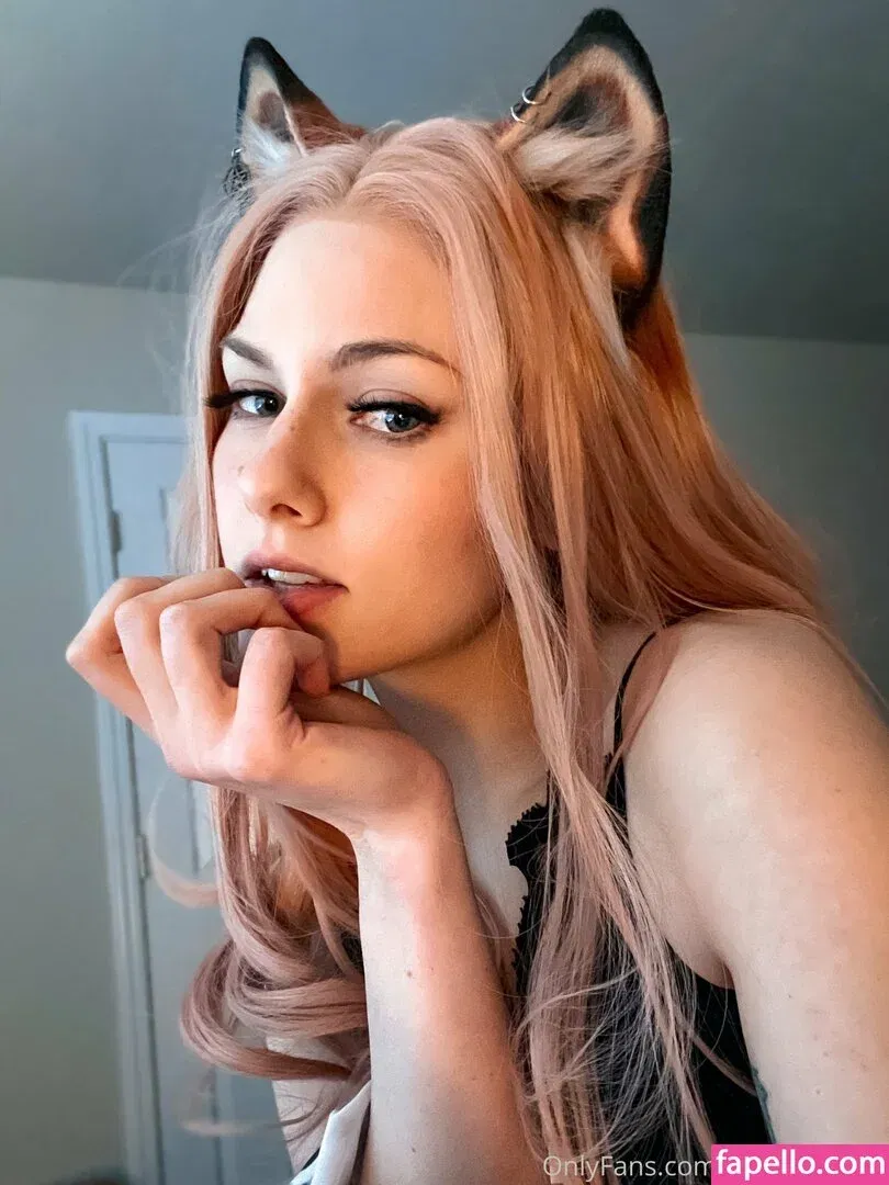 faeliafire / justfaelia Onlyfans Photo Gallery 