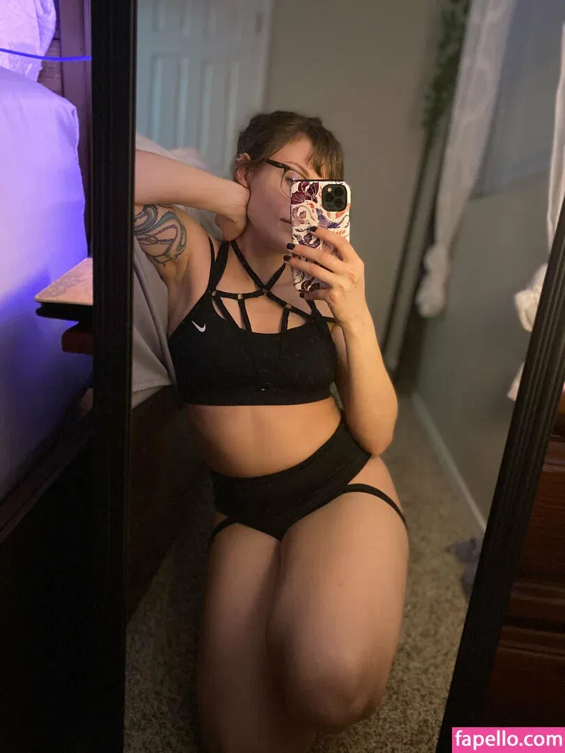 faeliafire / justfaelia Onlyfans Photo Gallery 