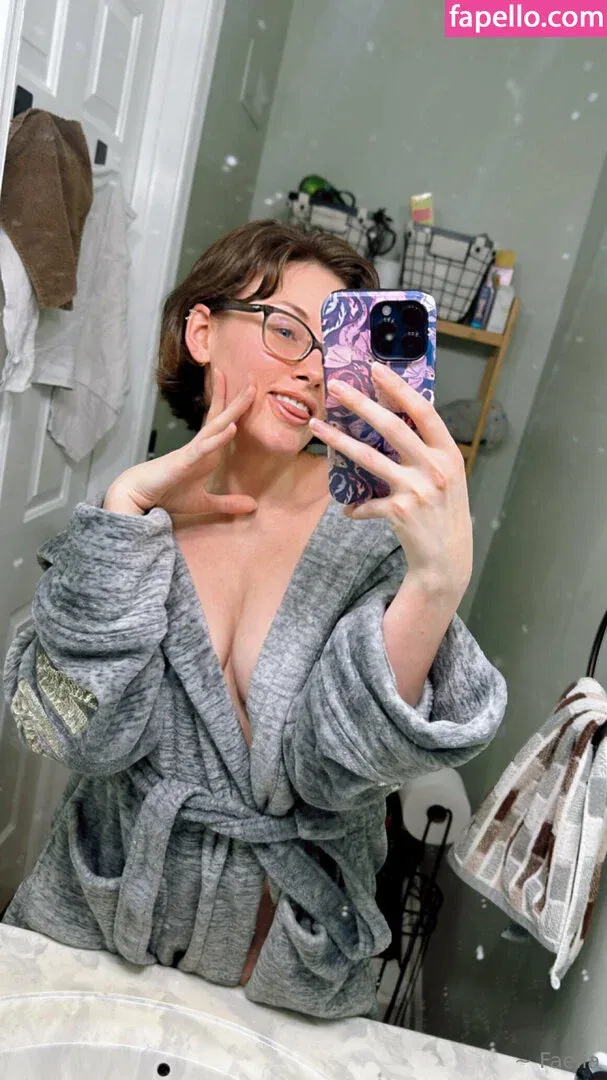 faeliafire / justfaelia Onlyfans Photo Gallery 