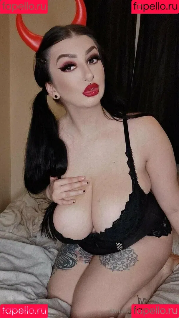 busty_beauty_girls / bustyaltgirl Onlyfans Photo Gallery 