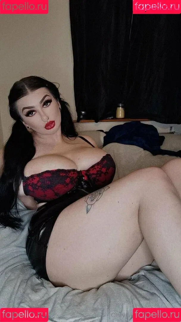 busty_beauty_girls / bustyaltgirl Onlyfans Photo Gallery 