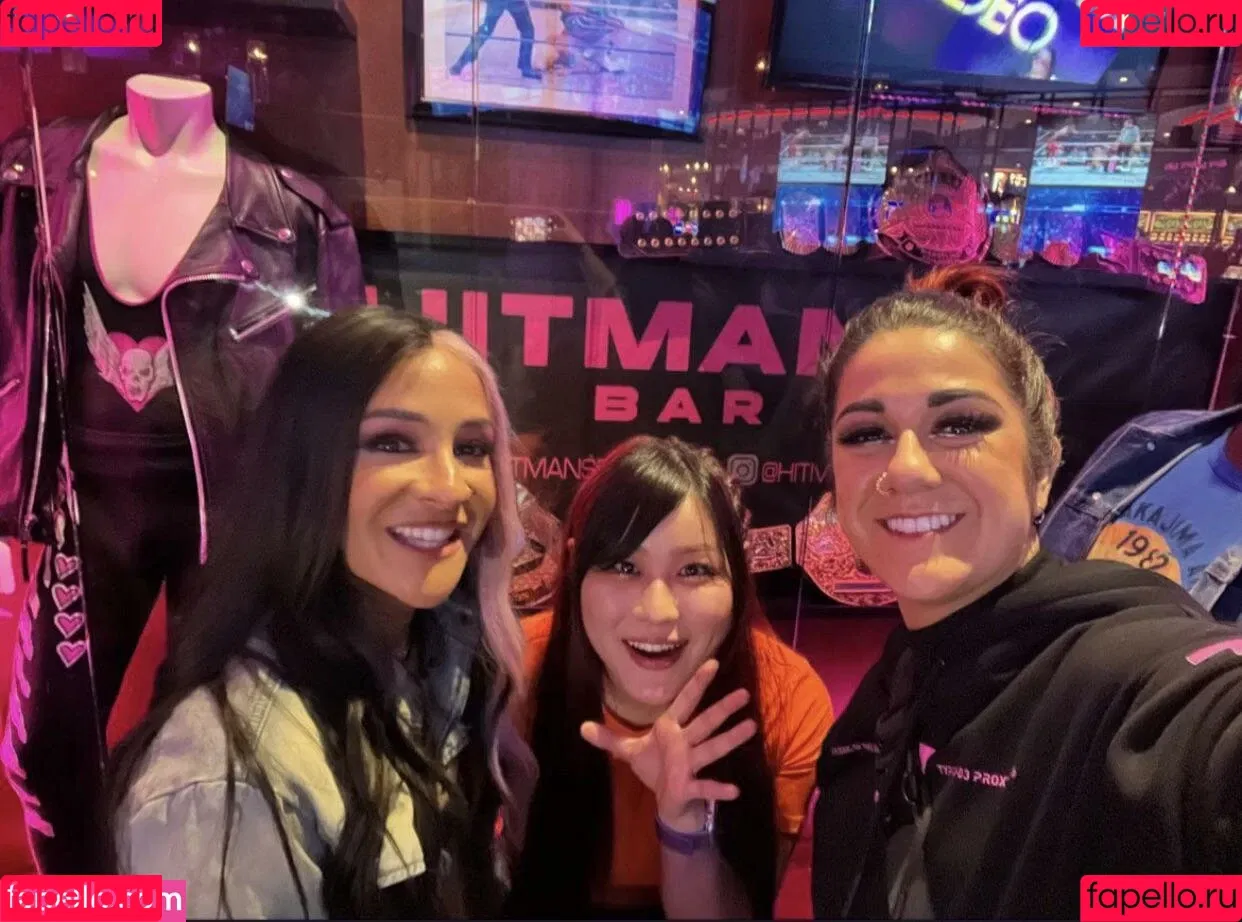 Bayley / Pamela Rose Martinez / bayley.r / https: / itsmebayley Onlyfans Photo Gallery 