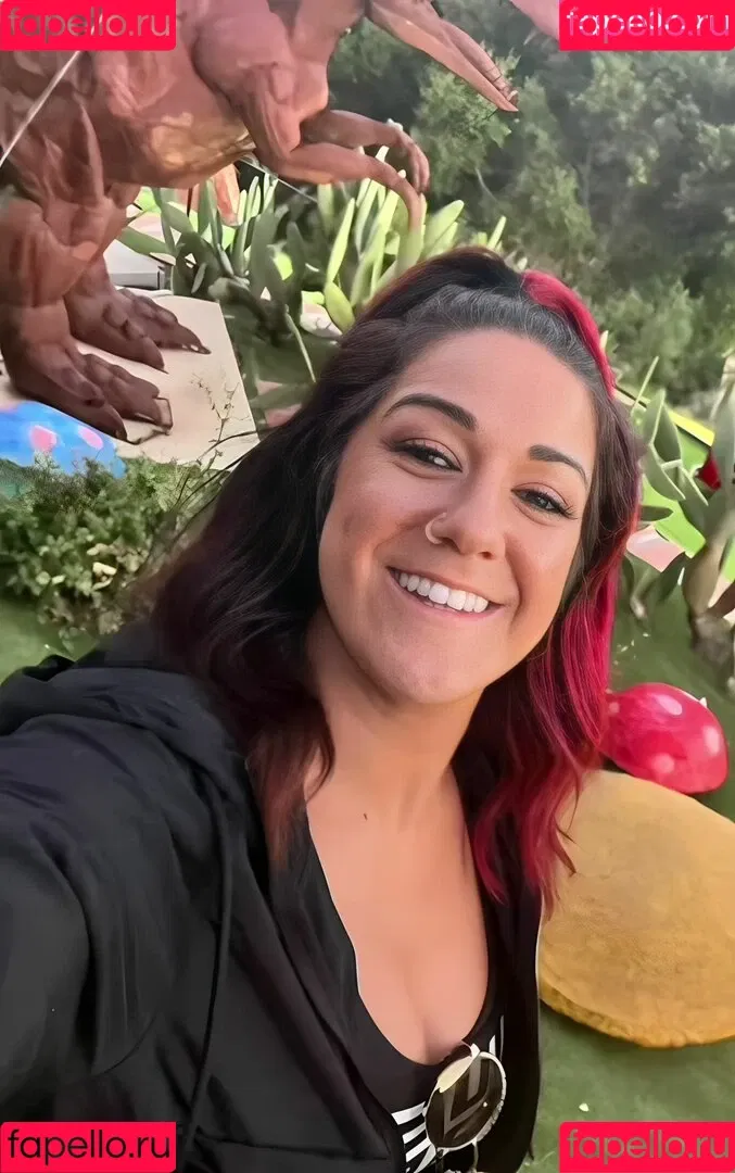 Bayley / Pamela Rose Martinez / bayley.r / https: / itsmebayley Onlyfans Photo Gallery 