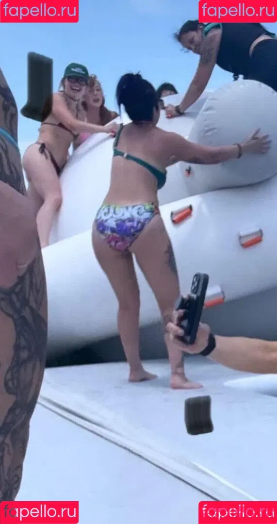 Bayley / Pamela Rose Martinez / bayley.r / https: / itsmebayley Onlyfans Photo Gallery 