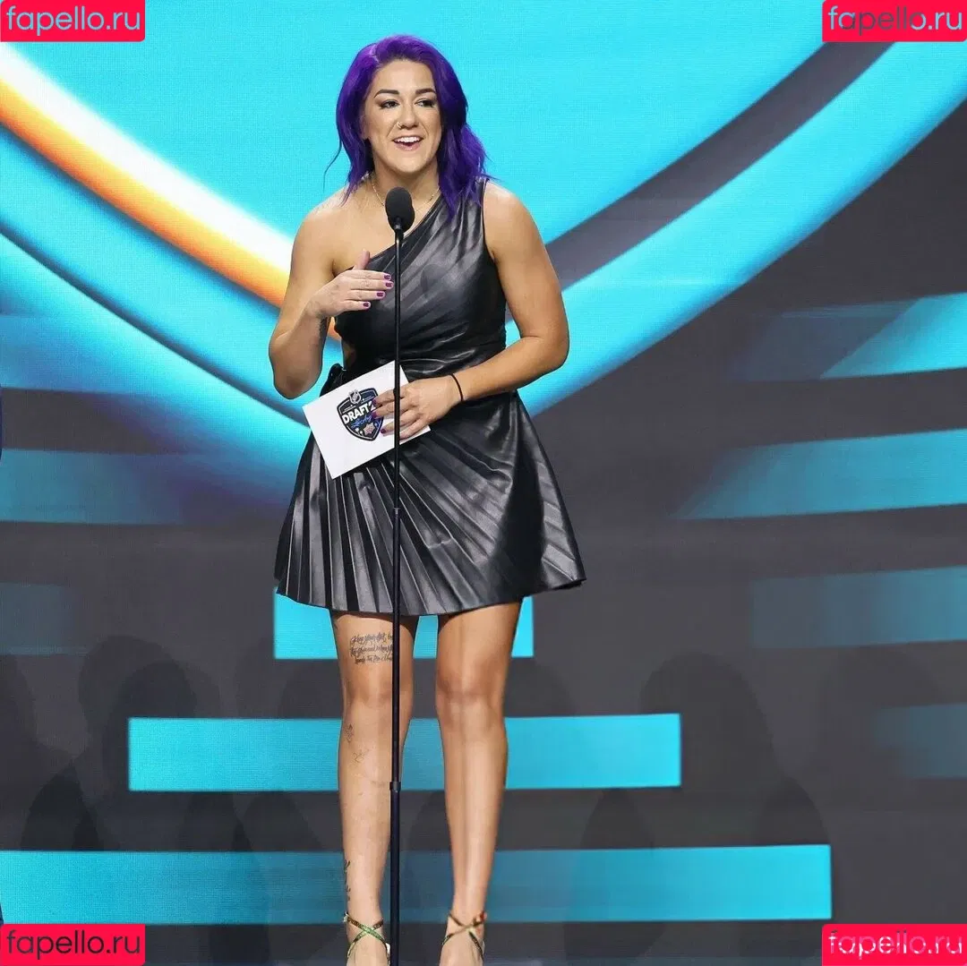 Bayley / Pamela Rose Martinez / bayley.r / https: / itsmebayley Onlyfans Photo Gallery 