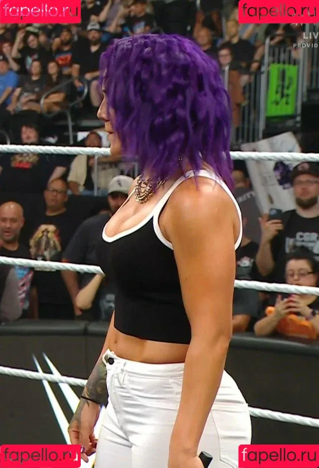Bayley / Pamela Rose Martinez / bayley.r / https: / itsmebayley Onlyfans Photo Gallery 