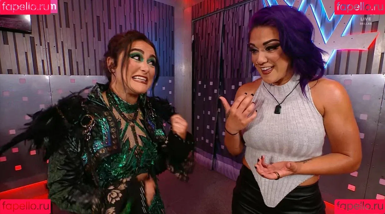 Bayley / Pamela Rose Martinez / bayley.r / https: / itsmebayley Onlyfans Photo Gallery 