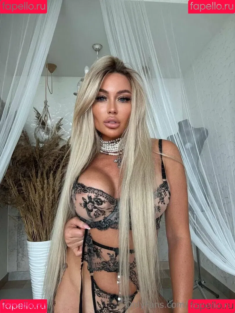 Antonella / Lasirena69 / lasirena69_ Onlyfans Photo Gallery 