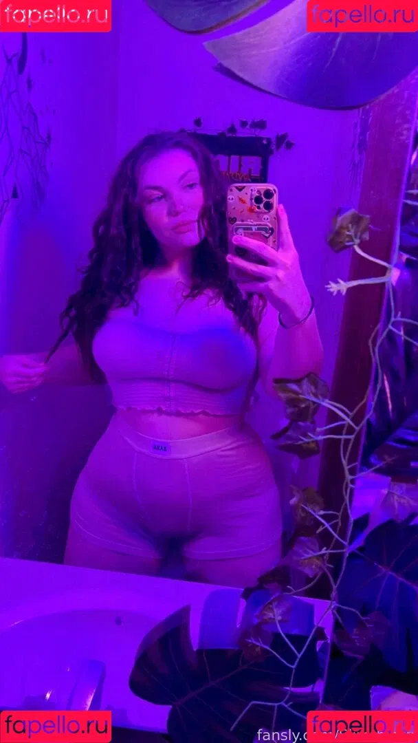 slimthickn / slimthicknslvt Onlyfans Photo Gallery 
