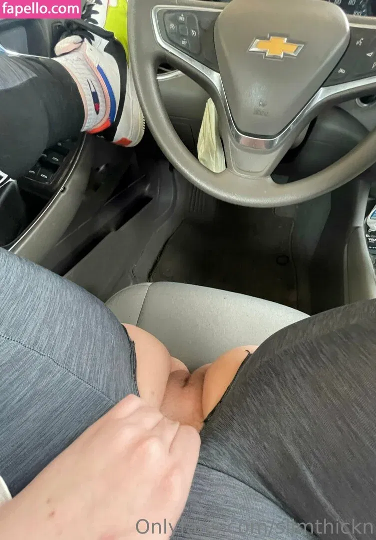 slimthickn / slimthicknslvt Onlyfans Photo Gallery 