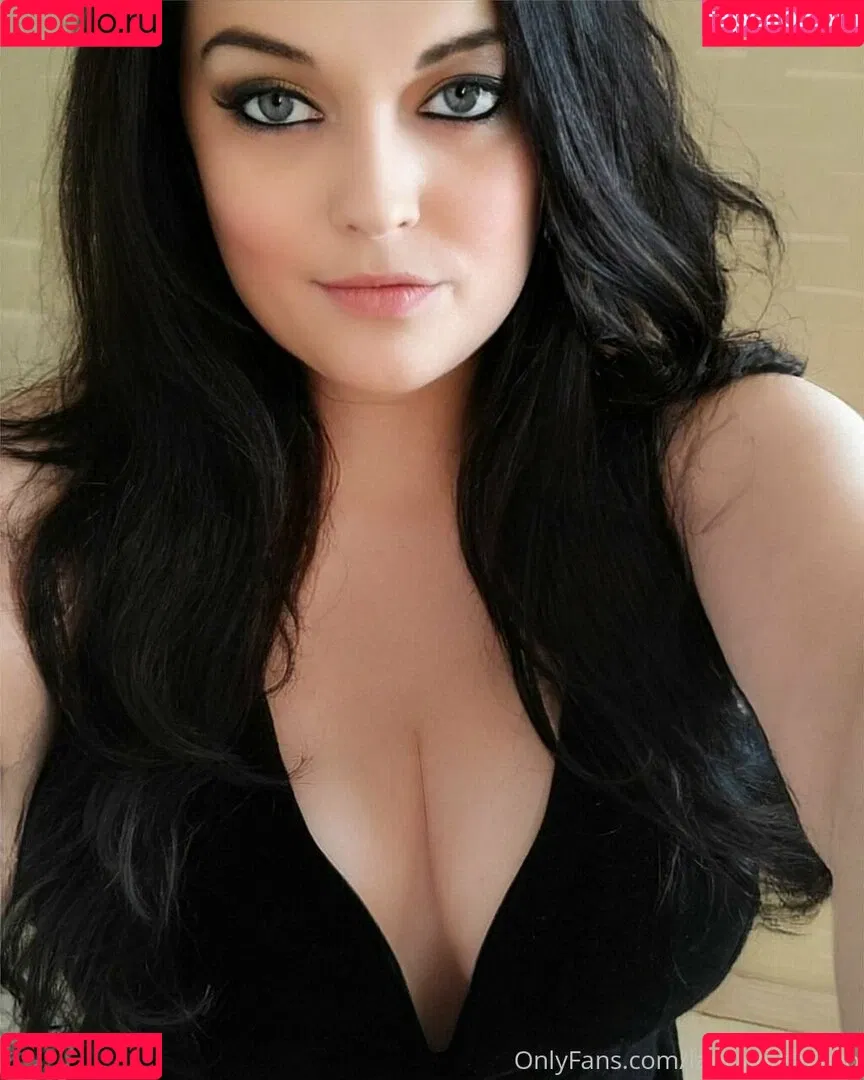 lauraleighxoxo / the.lauraleighxoxo Onlyfans Photo Gallery 