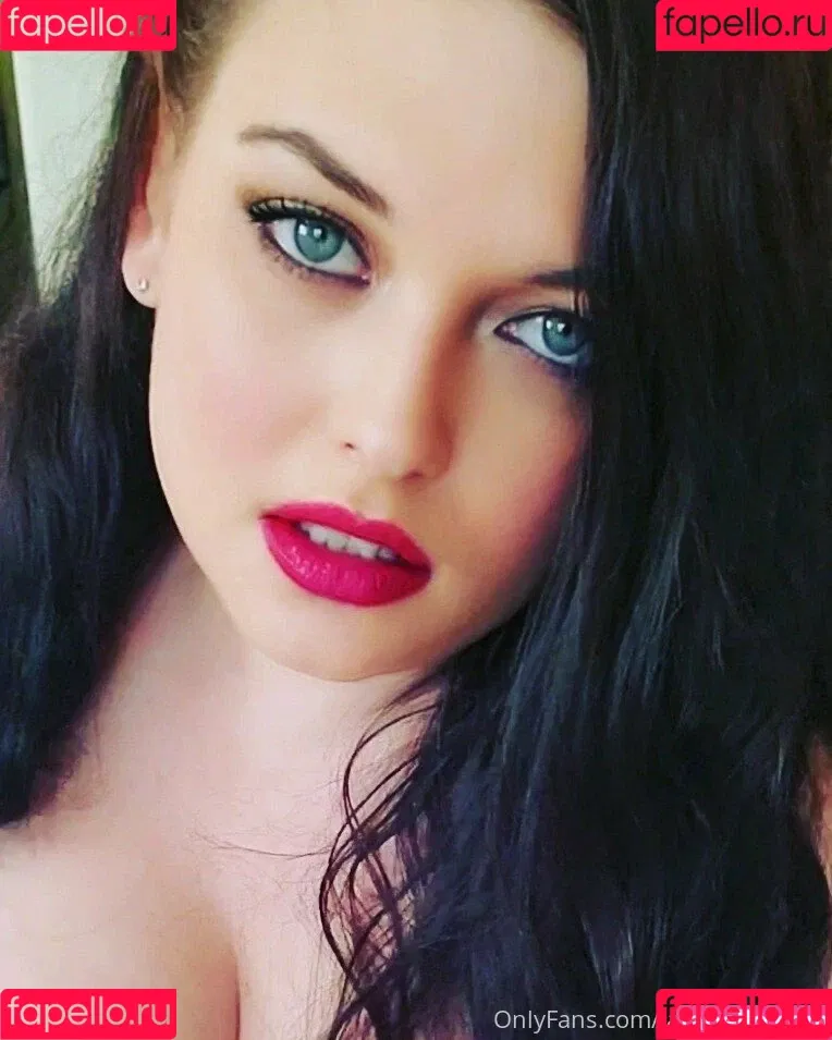 lauraleighxoxo / the.lauraleighxoxo Onlyfans Photo Gallery 