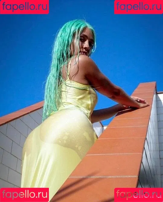 Regina Hixt / reginahixt Onlyfans Photo Gallery 
