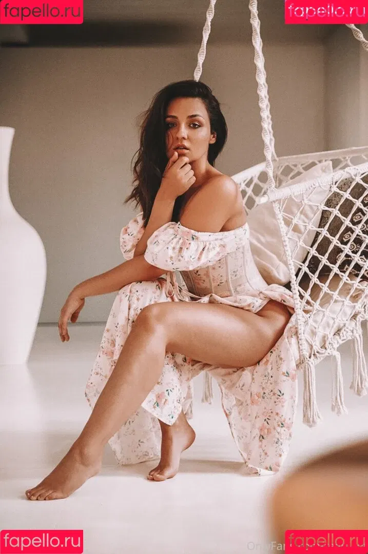 Regina Hixt / reginahixt Onlyfans Photo Gallery 