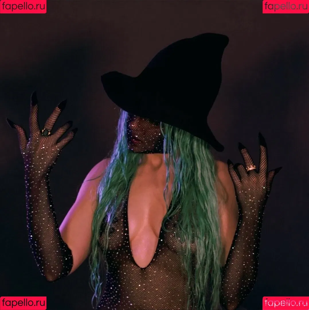 Regina Hixt / reginahixt Onlyfans Photo Gallery 