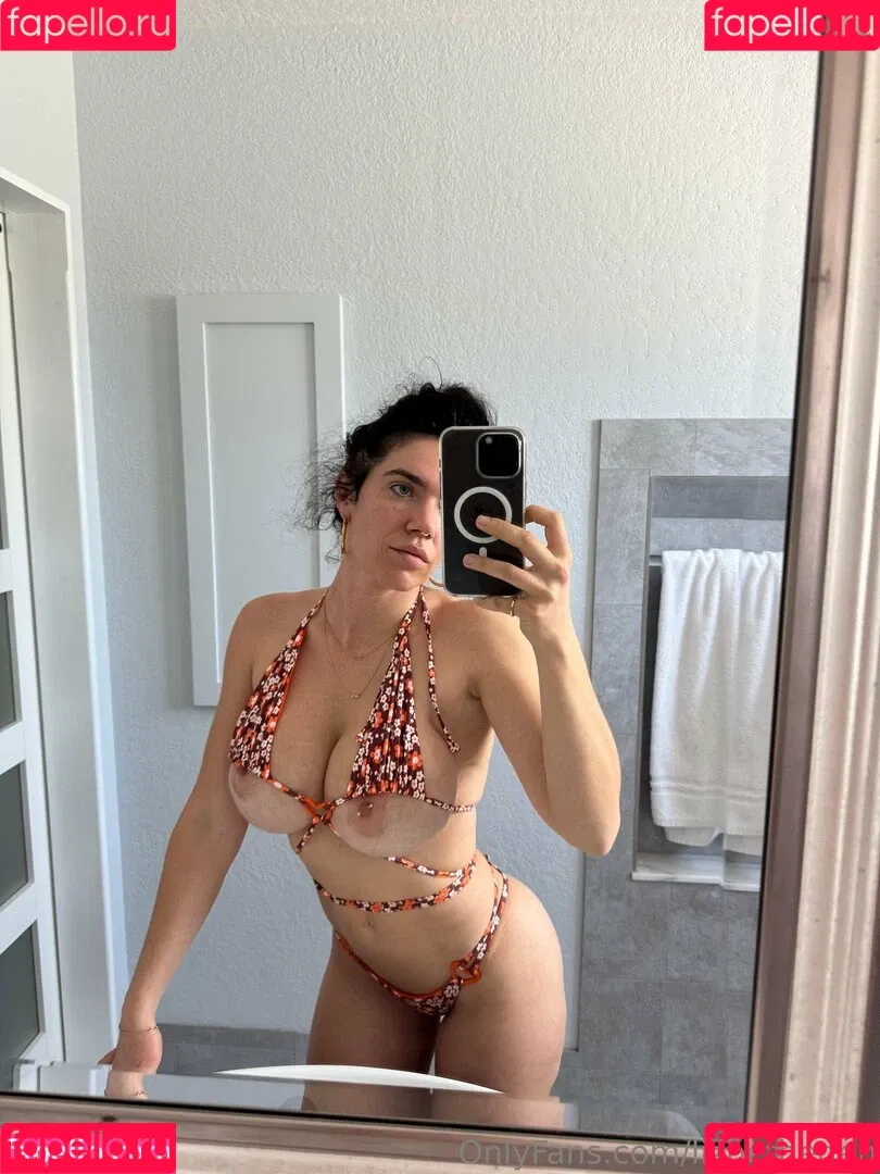 Lizbeth Eden / LizbethEden Onlyfans Photo Gallery 